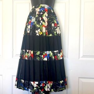 Banana Republic black and floral skirt Size 14